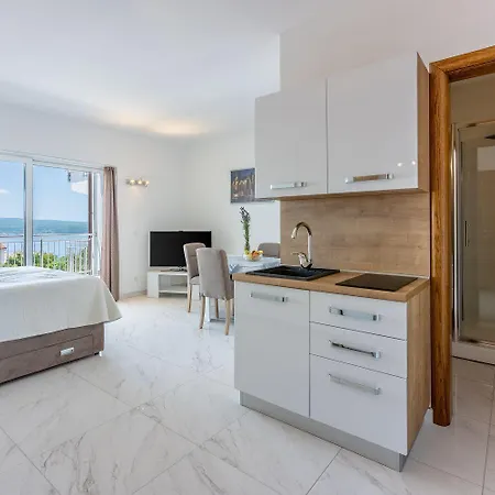 Romantisches Studio-apartment Mit Atemberaubenden Meerblick Lägenhet
