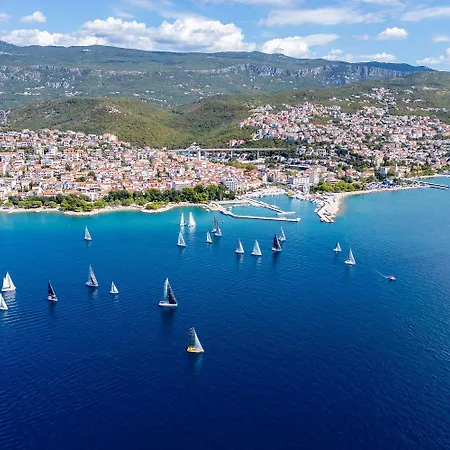 Romantisches Studio-apartment Mit Atemberaubenden Meerblick Lägenhet Crikvenica
