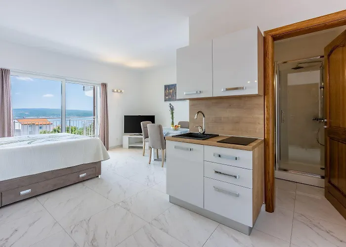 Romantisches Studio-apartment Mit Atemberaubenden Meerblick Apartment