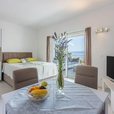 Apartment Romantisches Studio-apartment Mit Atemberaubenden Meerblick *