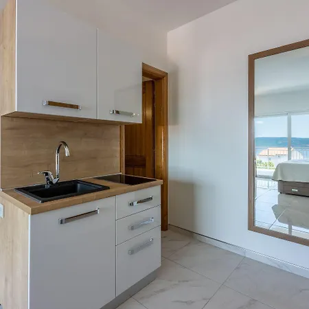 Romantisches Studio-apartment Mit Atemberaubenden Meerblick Apartment