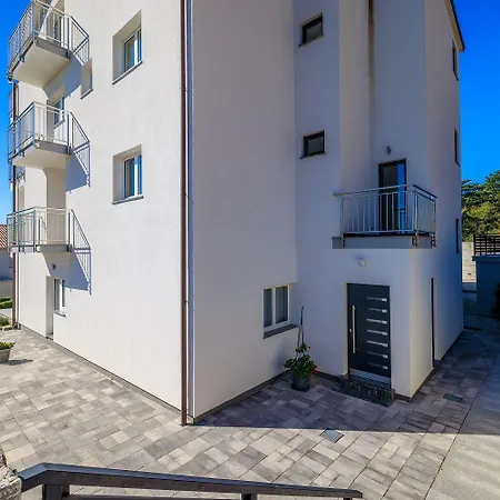 Apartment Romantisches Studio-apartment Mit Atemberaubenden Meerblick *